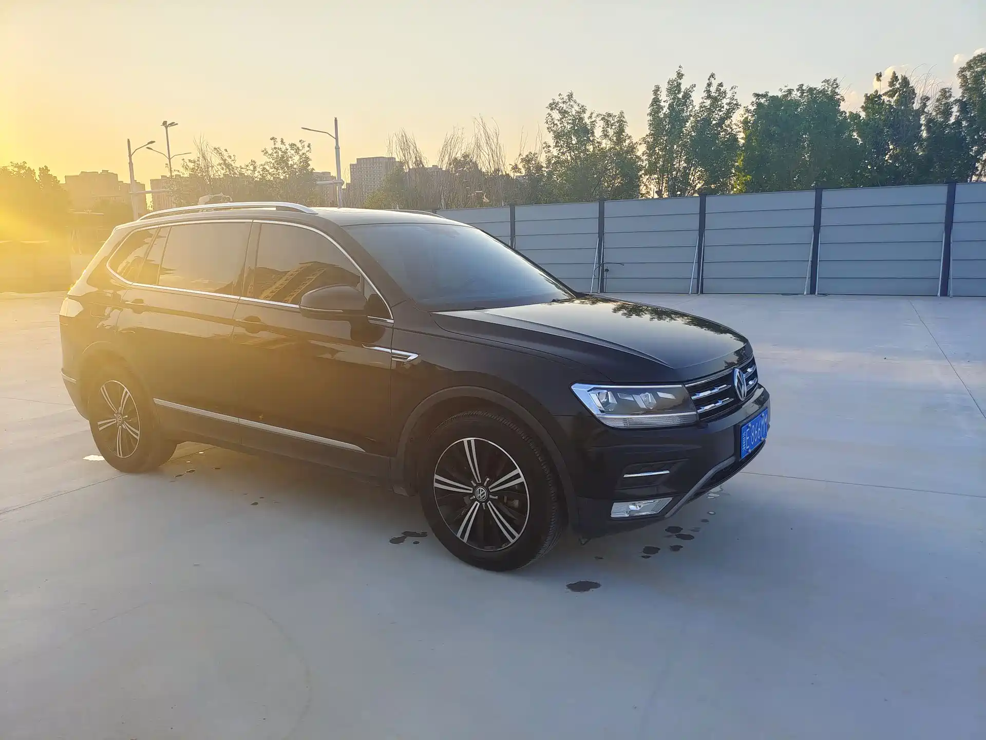 صورة 3 - Volkswagen Tiguan L