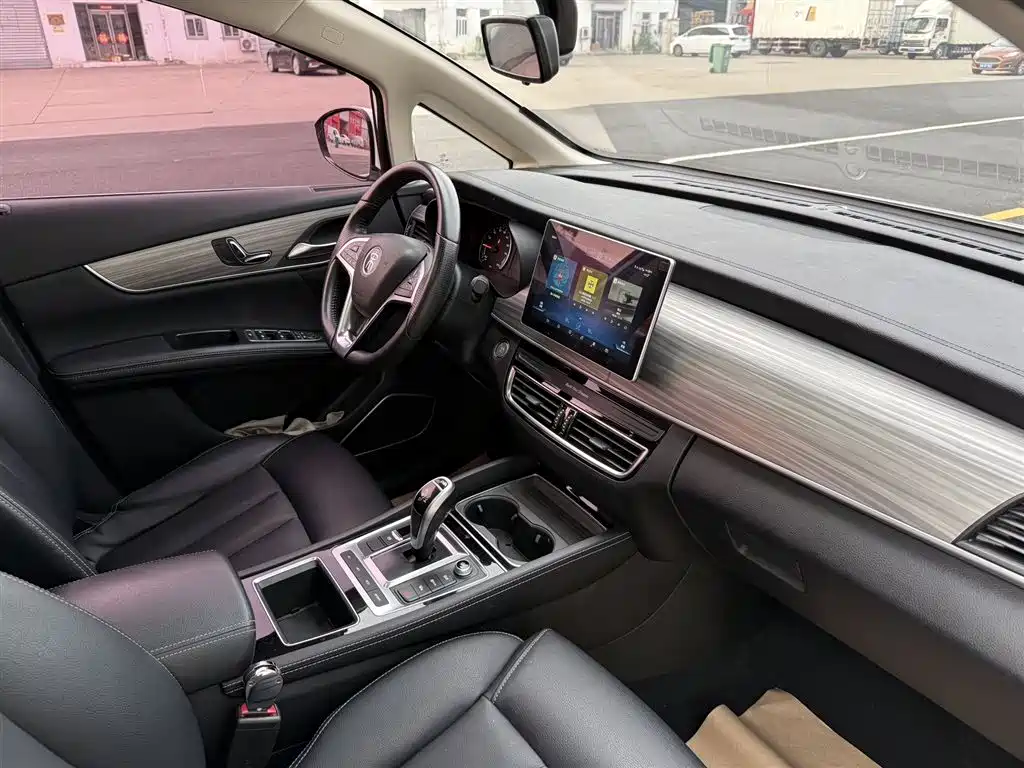 BYD Song MAX New Energy 2019 DM 1.5T Smart Connect Advance 7-seater China V фото 17
