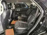 Фото 17 - Ford Explorer