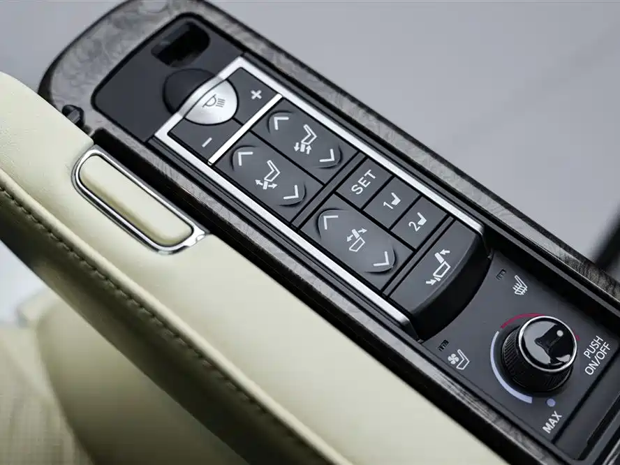 Toyota Alphard 2020 Hybrid 2.5L Premium Edition фото 20