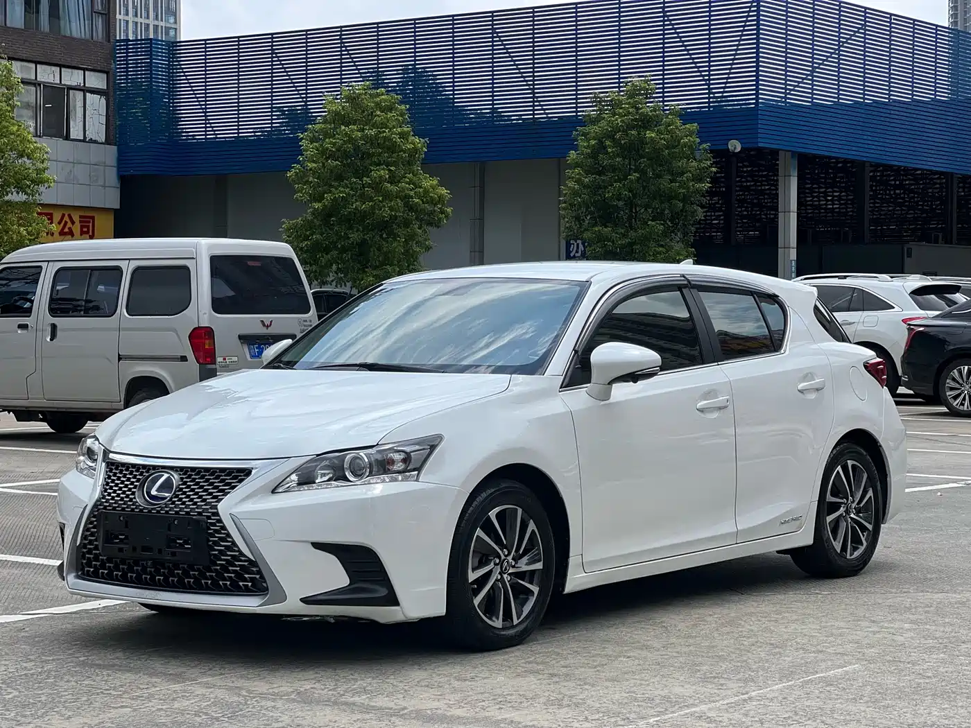 Lexus CT 2020 2017 CT200h Elite Edition Monochrome China V