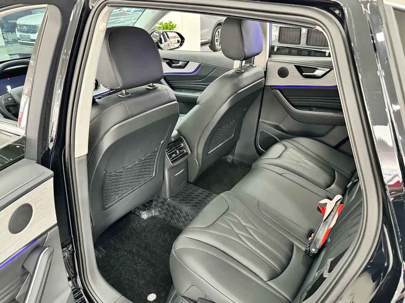 Hongqi HS5 2025 2025 2.0T 2WD Qixiang Pro