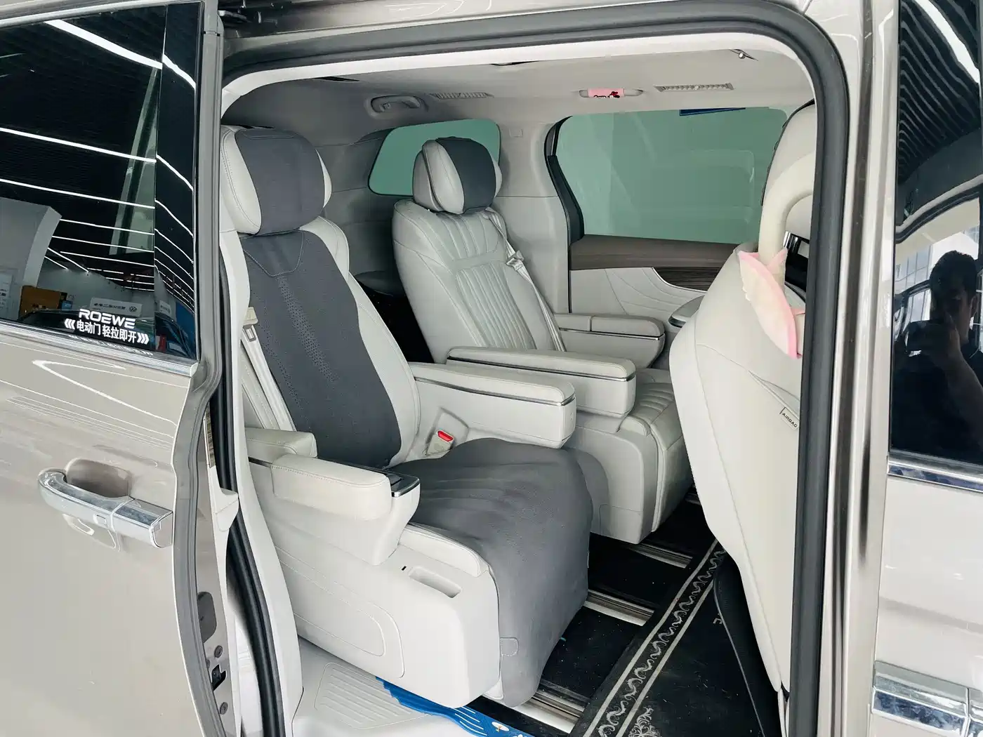 Roewe iMAX8 2024 2023 400TGI Cross Edition