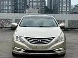 Photo 2 - Hyundai Sonata