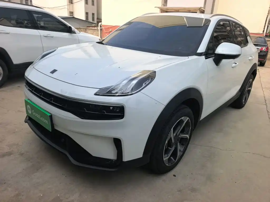 Photo 1 - Lynk & Co 06
