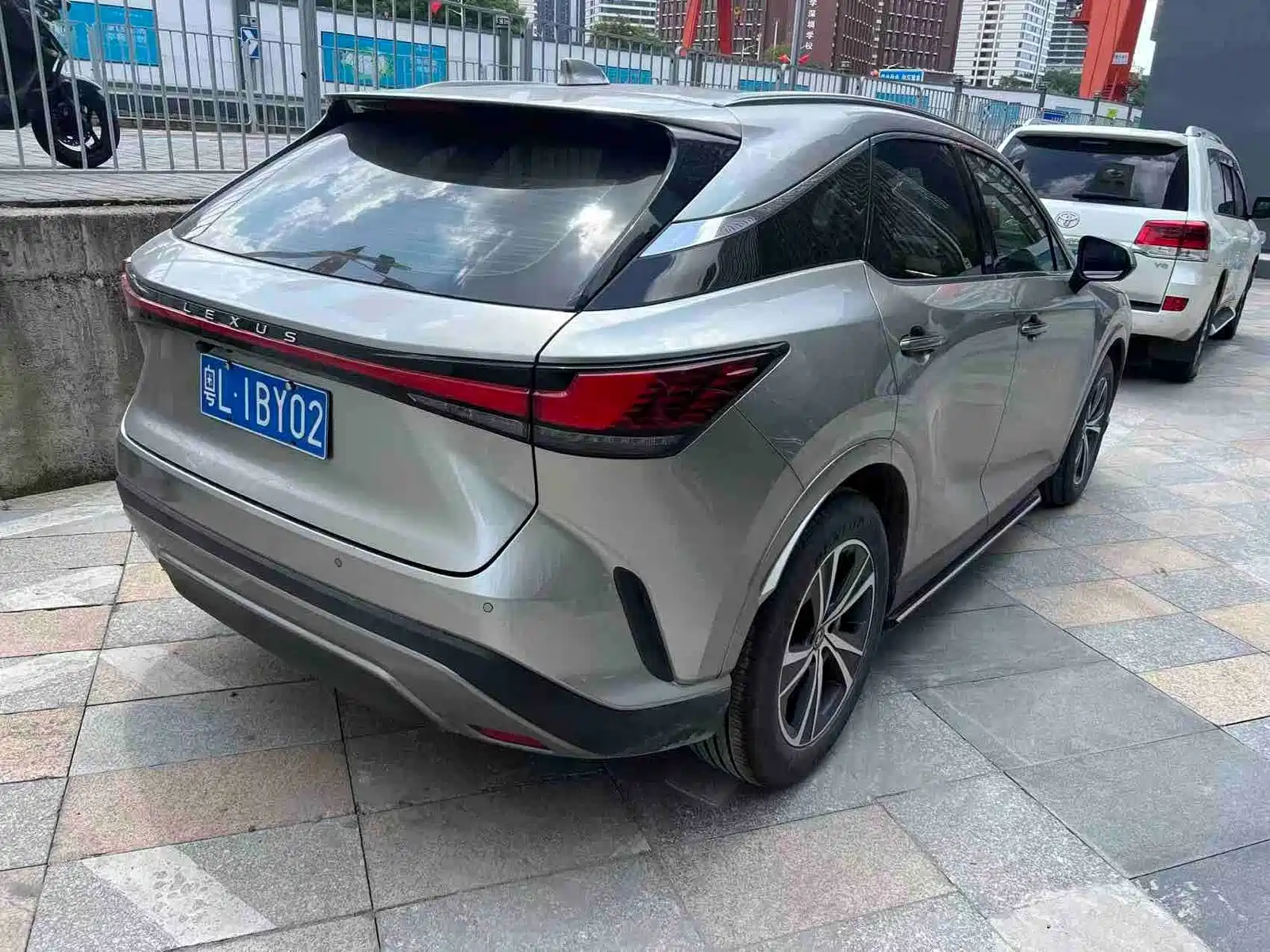 Фото 8 - Lexus RX