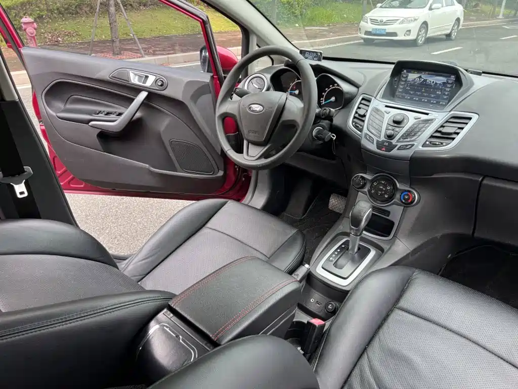 Ford Fiesta 2015 2013 Hatchback 1.5L Automatic Fashion