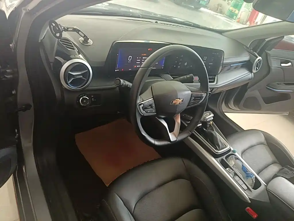 CHEVROLET CRUZE
