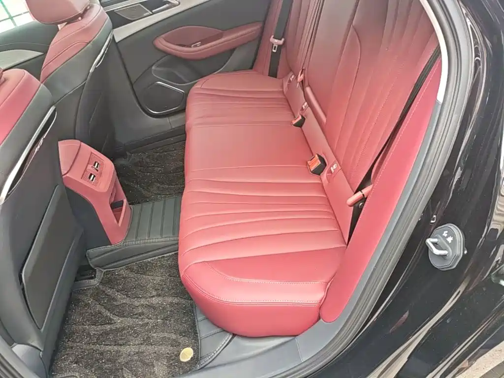 Hongqi H5 2026 2025 1.5T DCT 600,000 Units Commemorative Edition