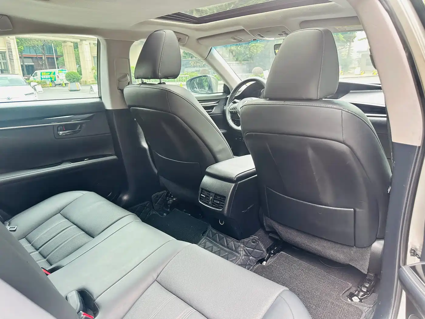 Lexus ES 2015 300h Comfort Edition фото 22