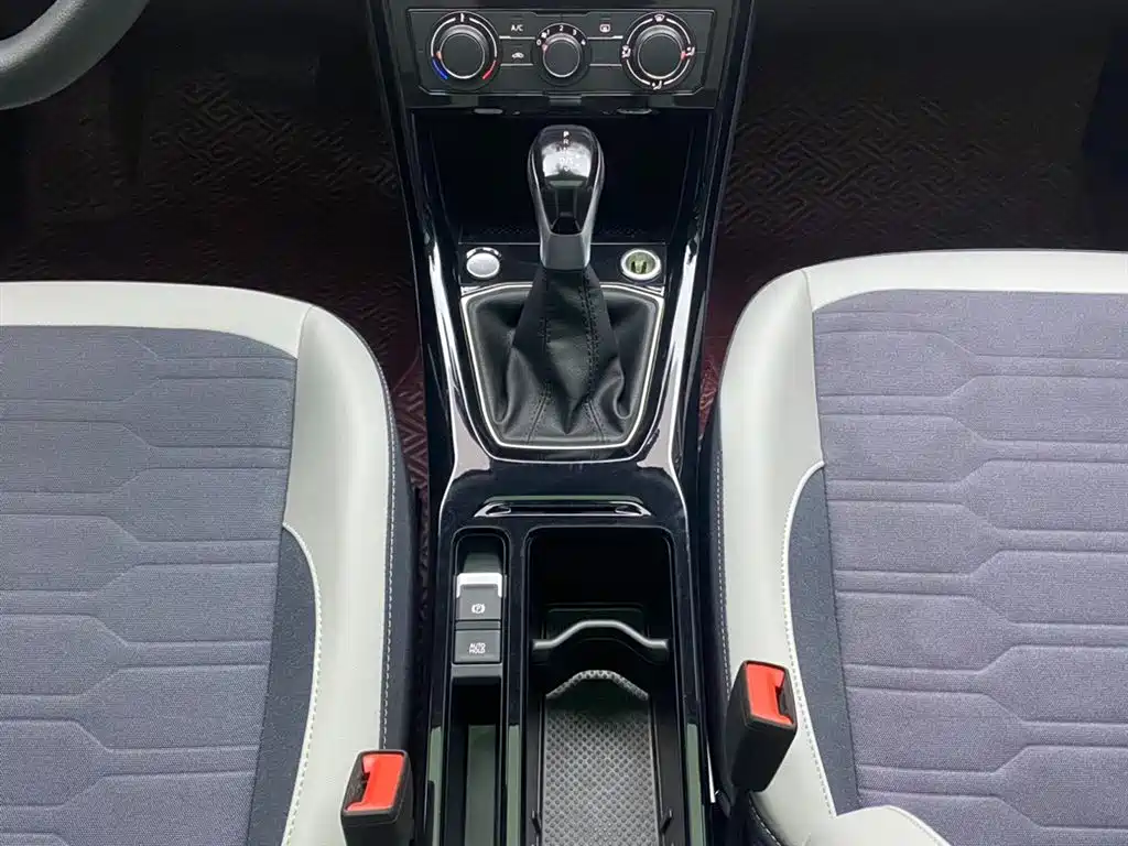 VOLKSWAGEN TUYUE