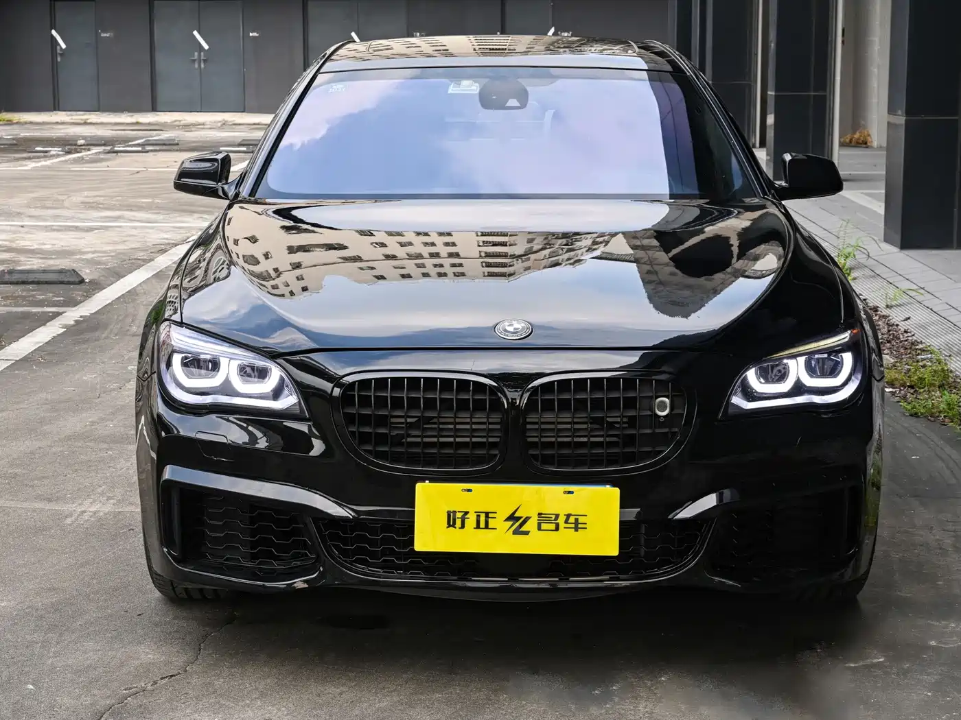 Фото 2 - BMW 7 Series