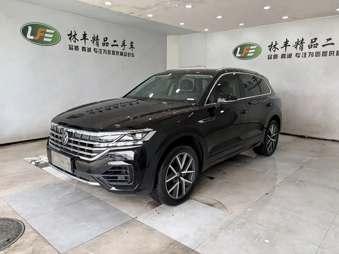 Volkswagen Touareg 2025 2023 3.0TSI R-Line Classic Sports Package