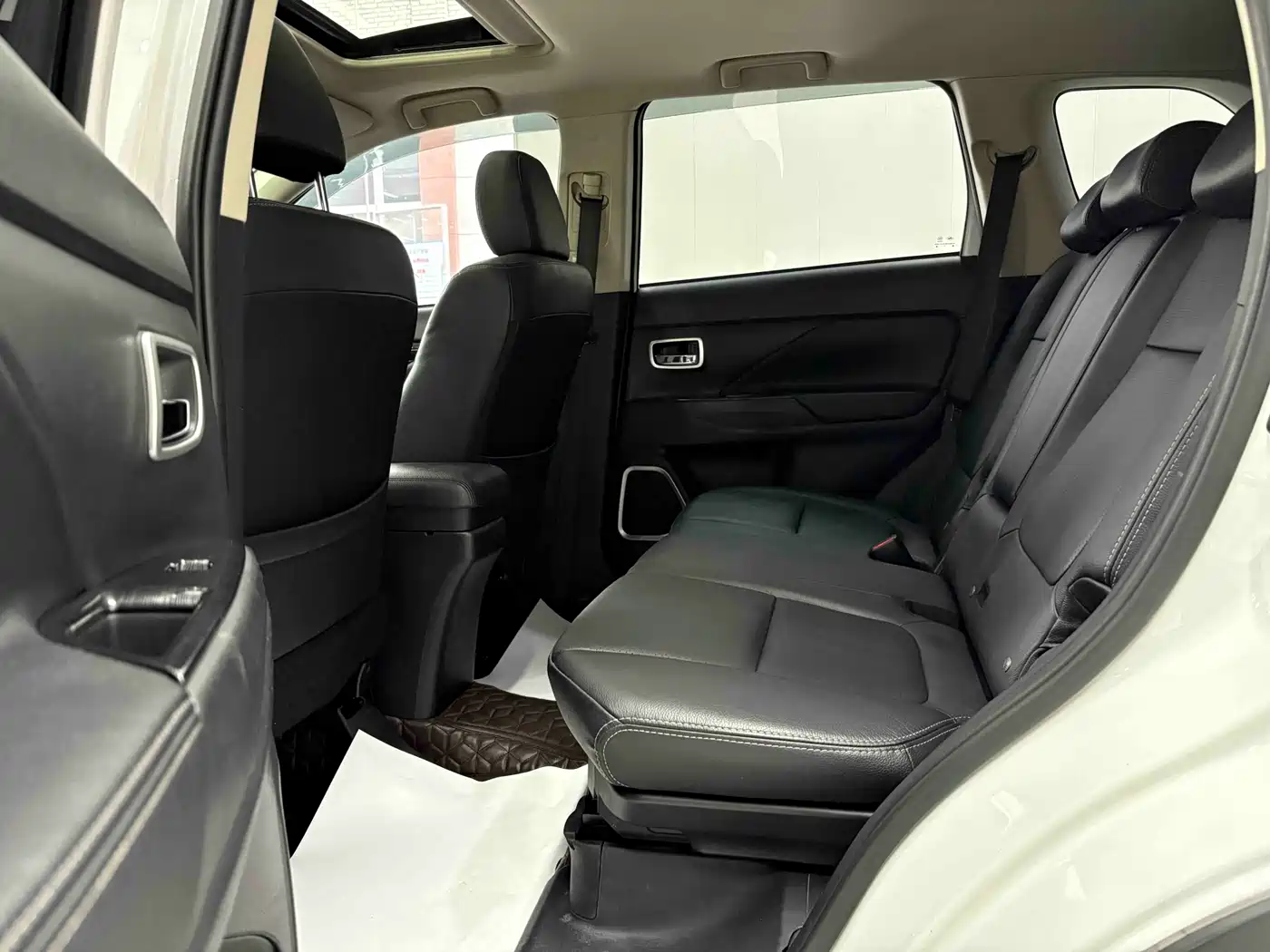 Mitsubishi Outlander 2018 2.0L 2WD Glory Edition 5-seater фото 15