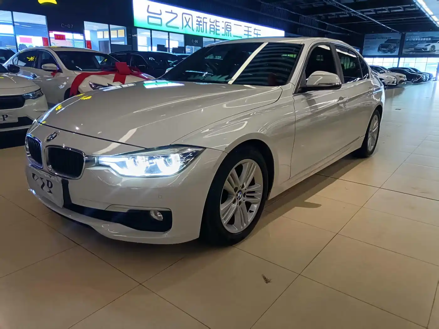 BMW 3 Series 2017 320Li Fashion фото 3