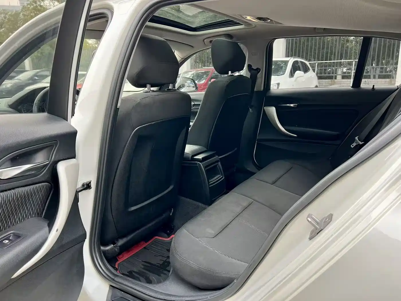 BMW 1 Series (Import) 2013 Facelift 116i Leading Model фото 13