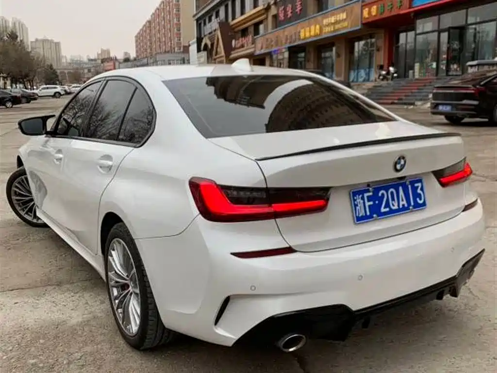 BMW 3 Series 2022 320i Sport Package фото 4