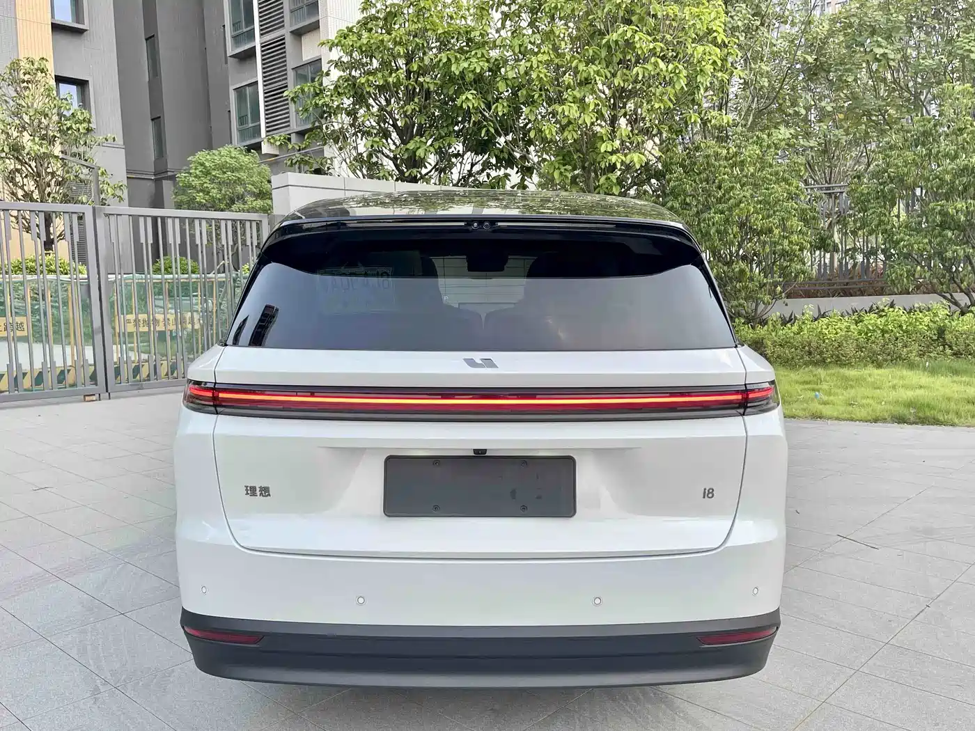 Li Auto Li i8 2026 2025 Standard Edition