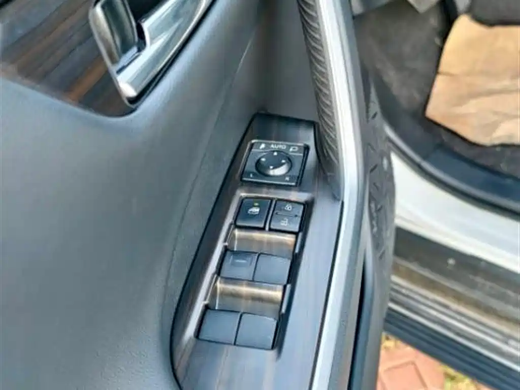 Toyota RAV4 Rongfang 2022 2.0L CVT 4WD Trend Plus Edition фото 8
