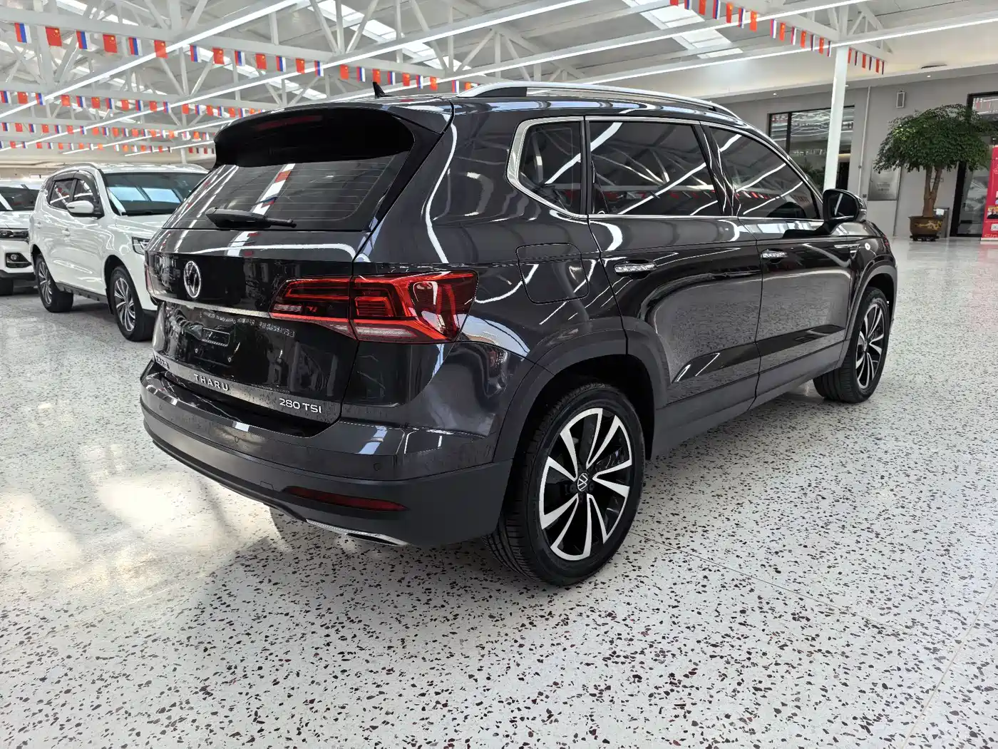 Volkswagen Tharu 2021 280TSI 2WD Luxury Plus фото 8