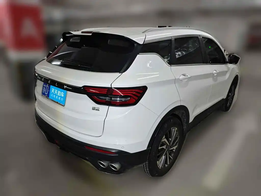 Фото 2 - Geely Binyue