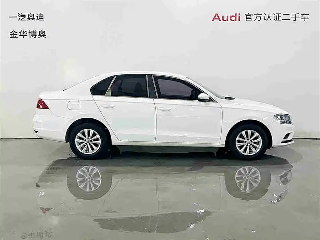 Volkswagen Bora 2018 1.5L Manual Fashion фото 3