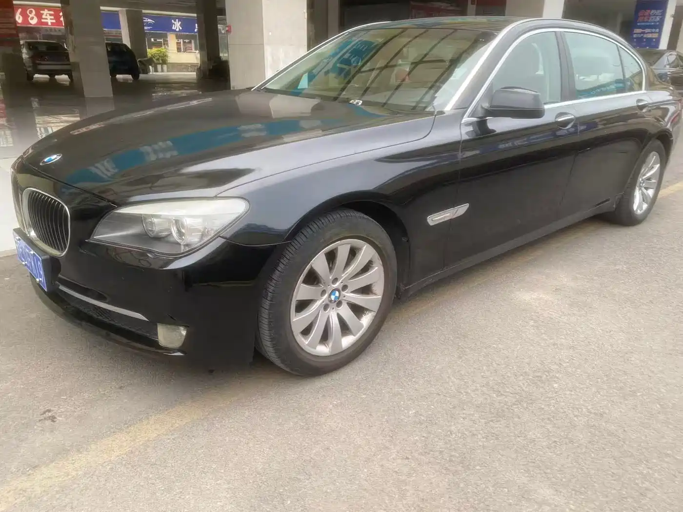 BMW 7 Series 2009 740Li Luxury