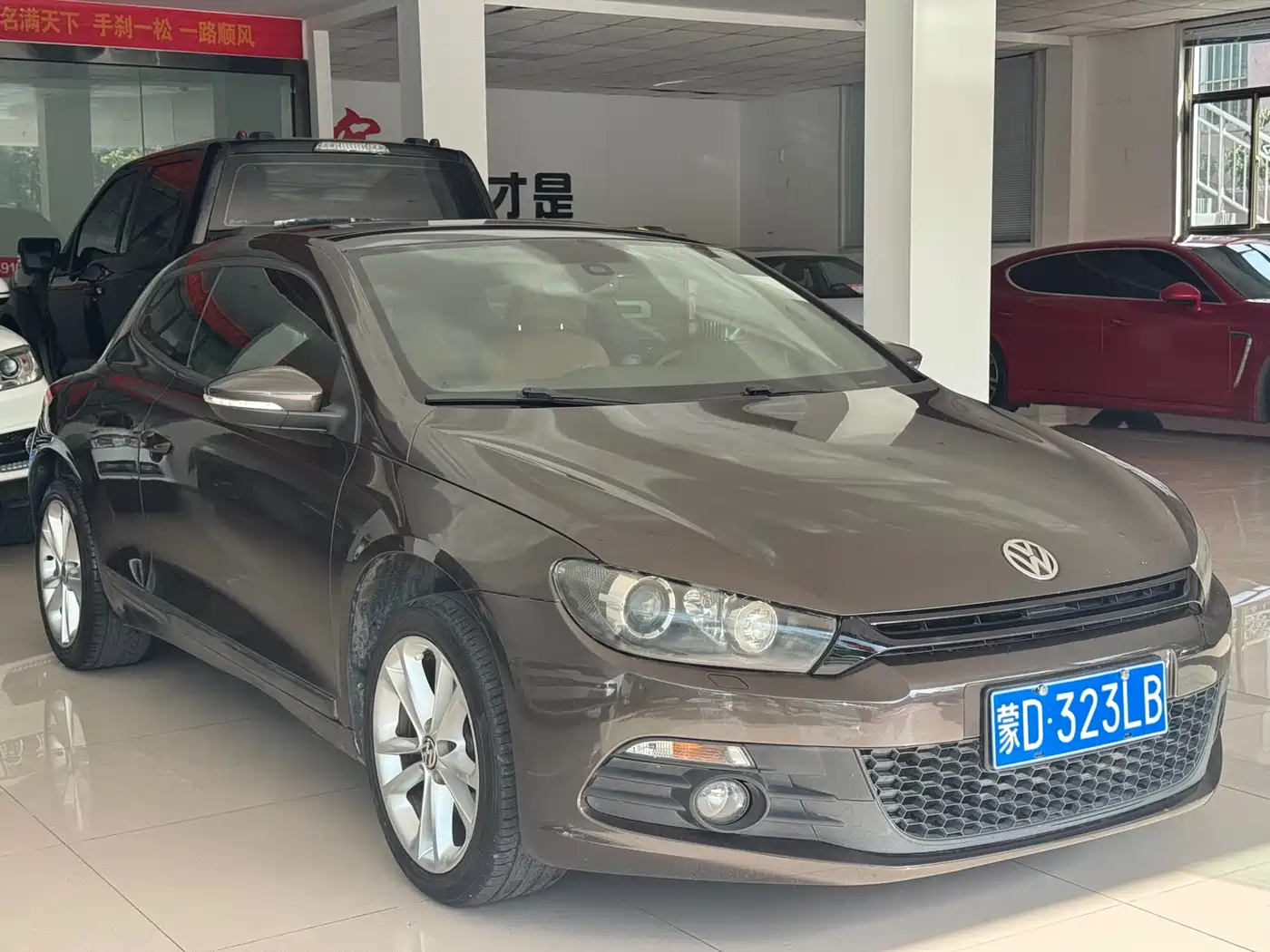 Volkswagen Scirocco 2011 2.0TSI Luxury фото 3
