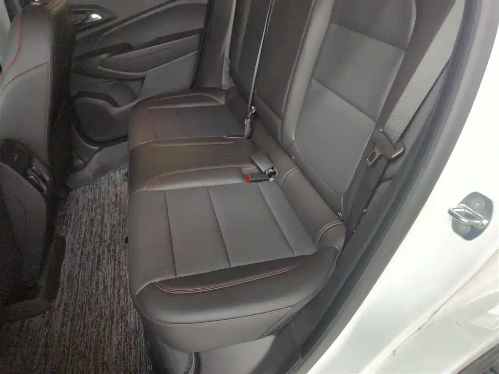 Chevrolet Seeker 2022 1.5T CVT RS Bee Trend Edition фото 17