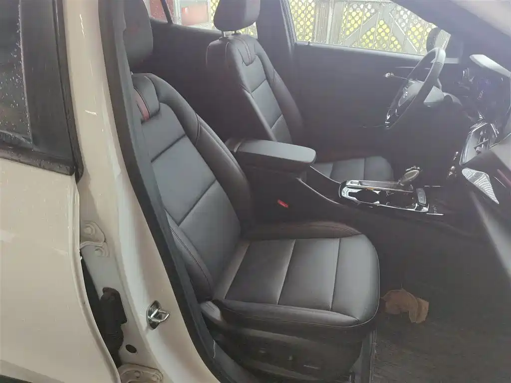 Chevrolet Seeker 2022 1.5T CVT RS Bee Trend Edition фото 25