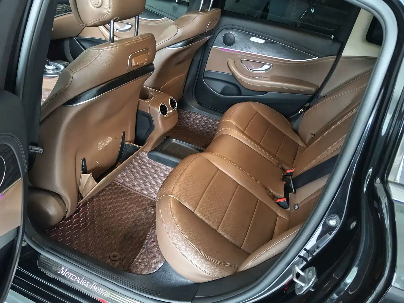 Photo 7 - Mercedes-Benz E-Class