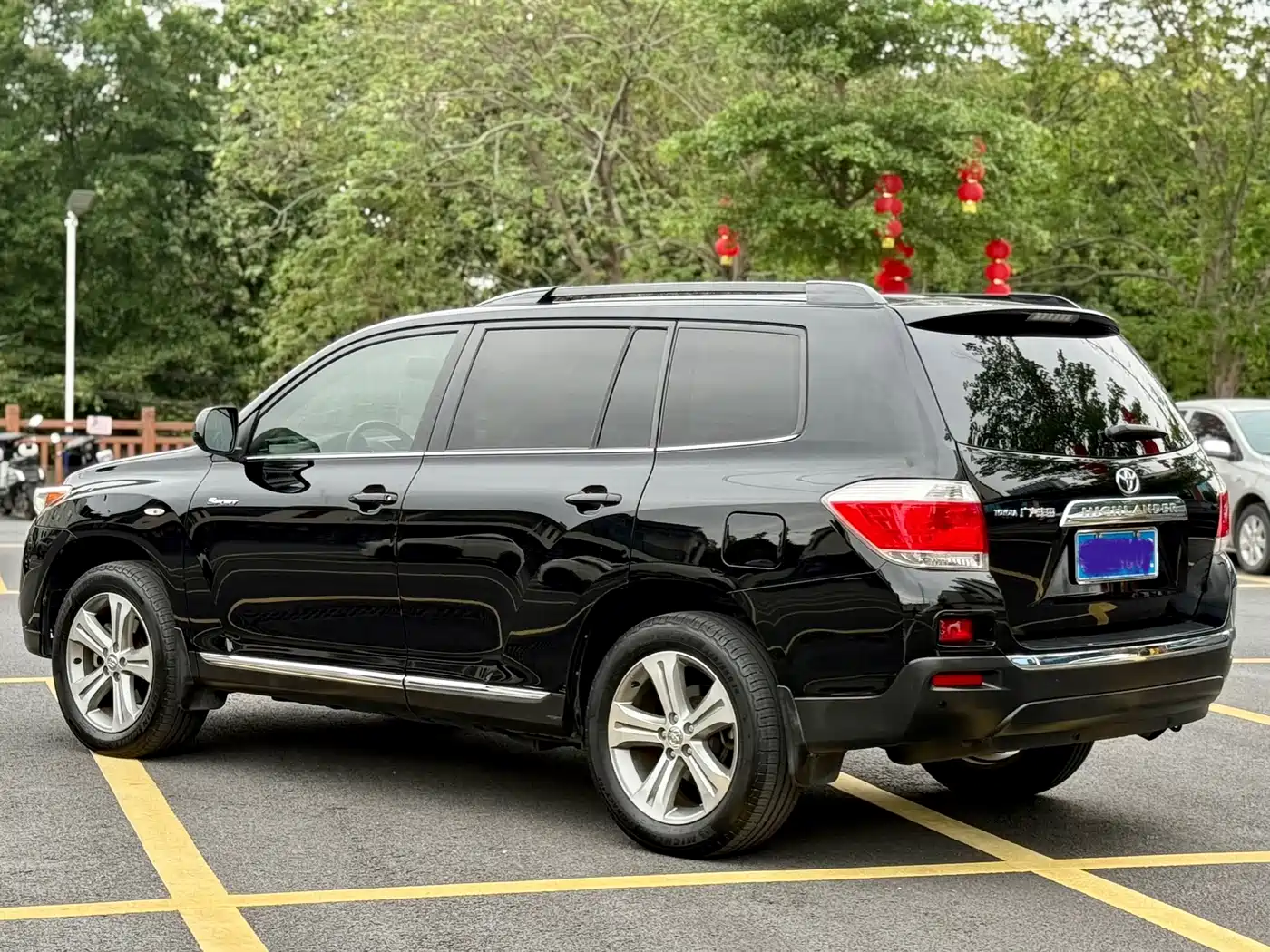 Toyota Highlander 2012 2.7L 2WD 7-Seater Luxury Edition фото 11