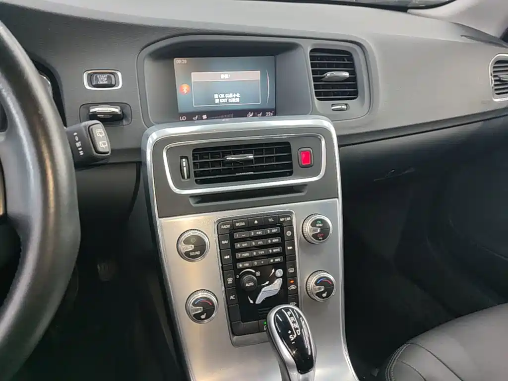 Фото 11 - Volvo V60