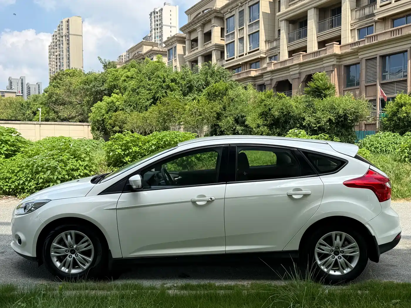Ford Focus 2014 2012 Hatchback 1.6L Automatic Comfort