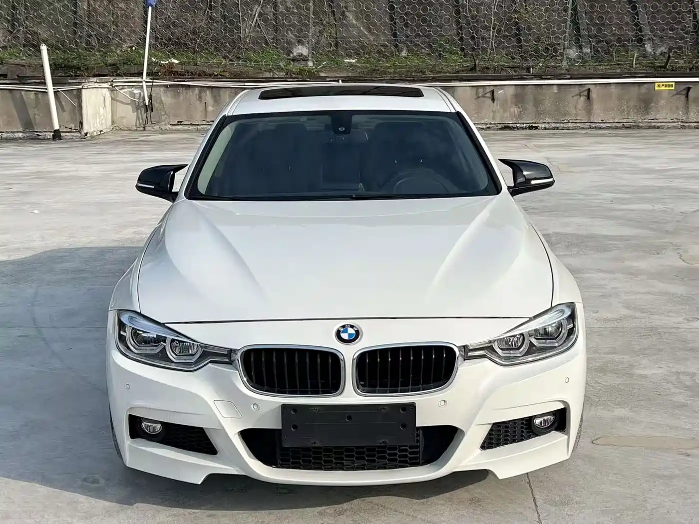 Photo 2 - BMW 3 Series