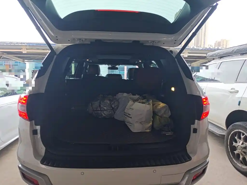 Ford Everest 2018 2017 2.0T Gasoline Automatic 4WD Luxury Edition 5-Seater