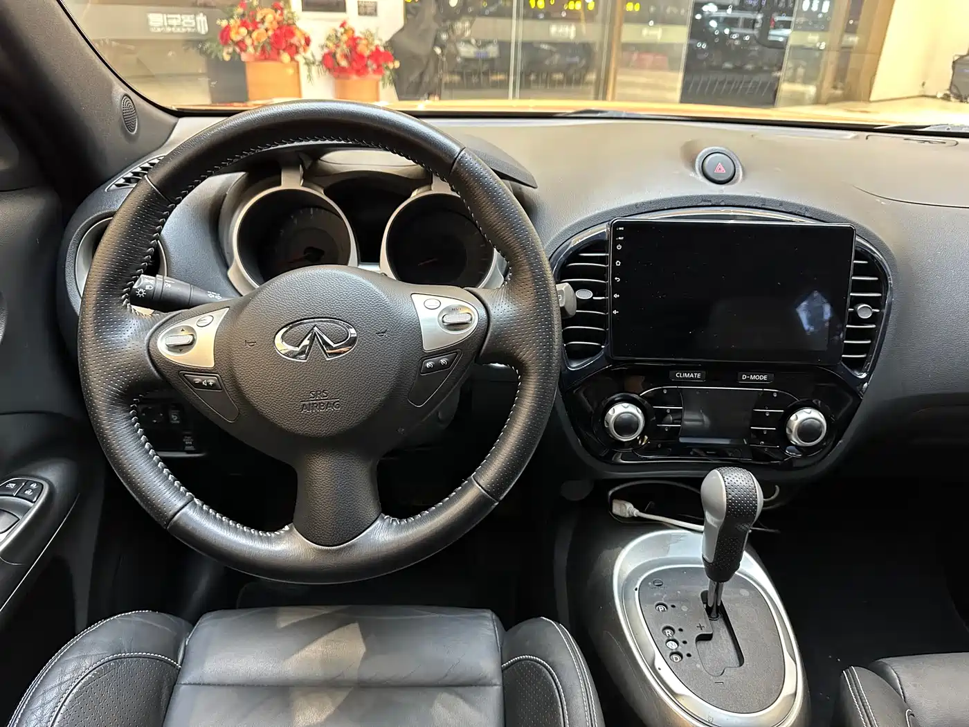 Infiniti ESQ 2014 1.6T Dynamic Edition фото 14