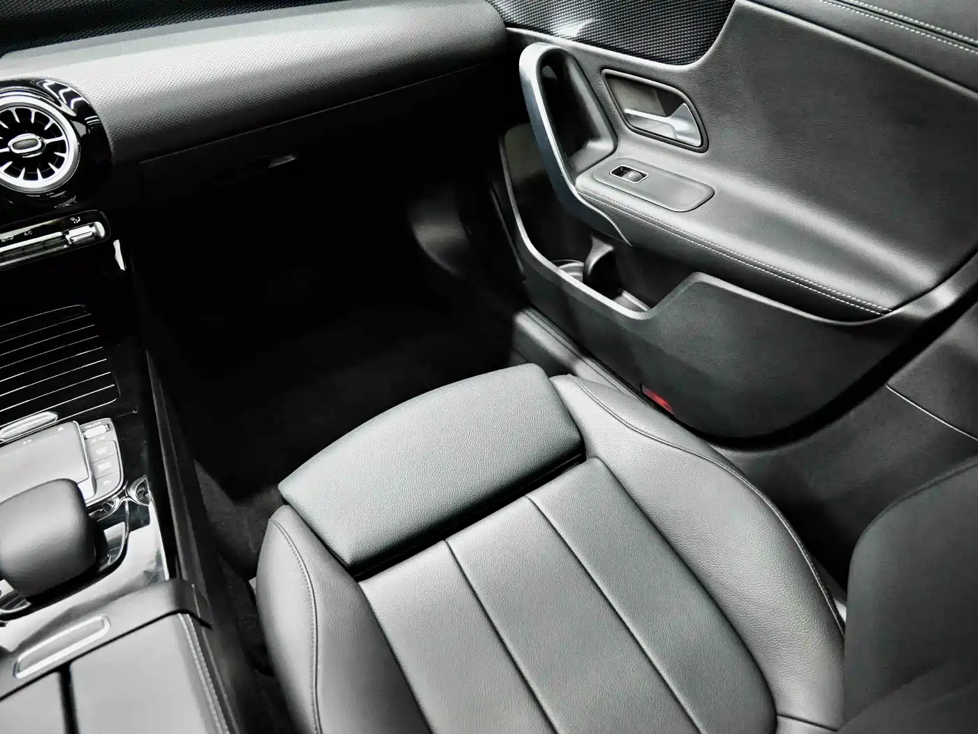 Mercedes-Benz A-Class 2022 A 200 L Sport Sedan Style фото 16