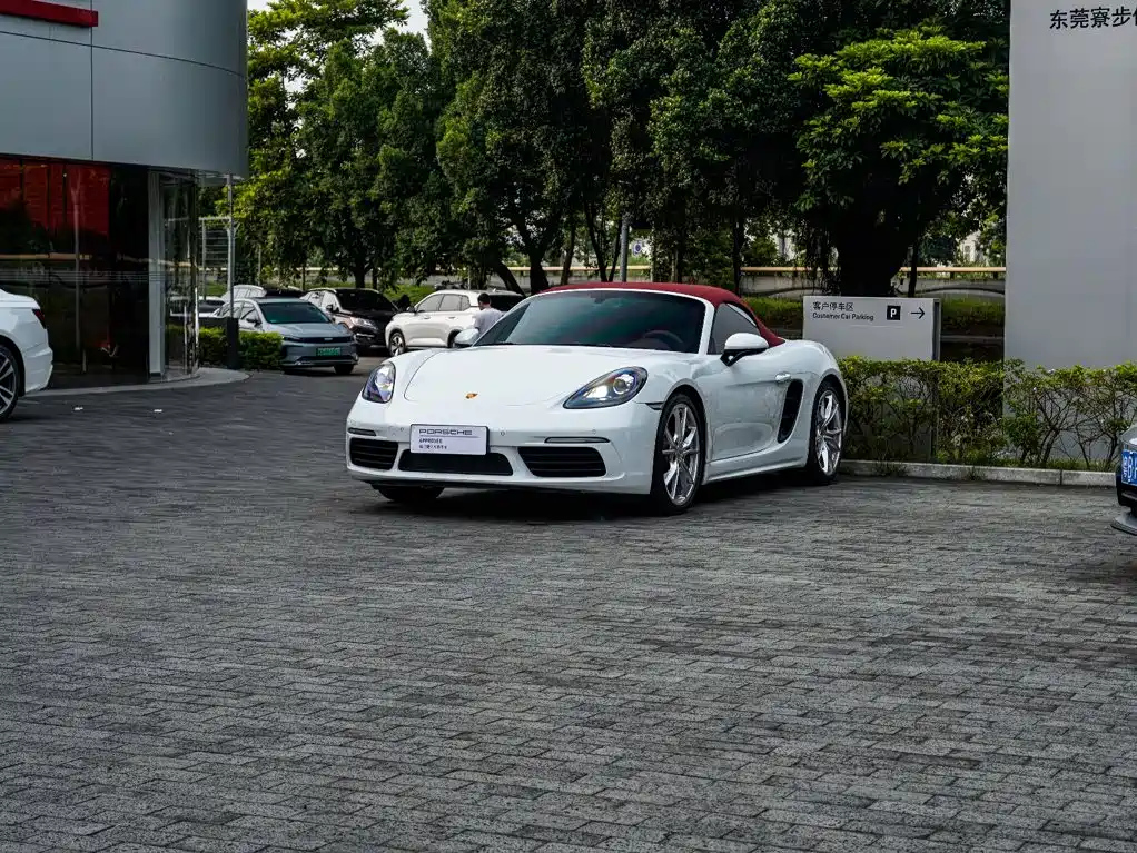 Photo 1 - Porsche 718