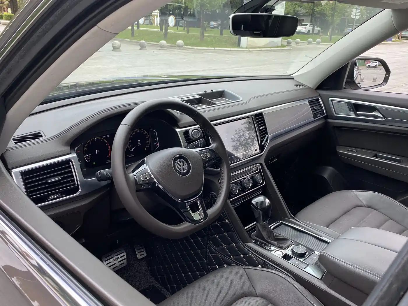 Volkswagen Teramont 2019 380TSI 4WD Luxury Edition China VI фото 10