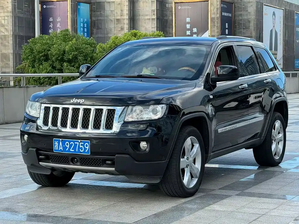 Фото 2 - Jeep Grand Cherokee (Import)