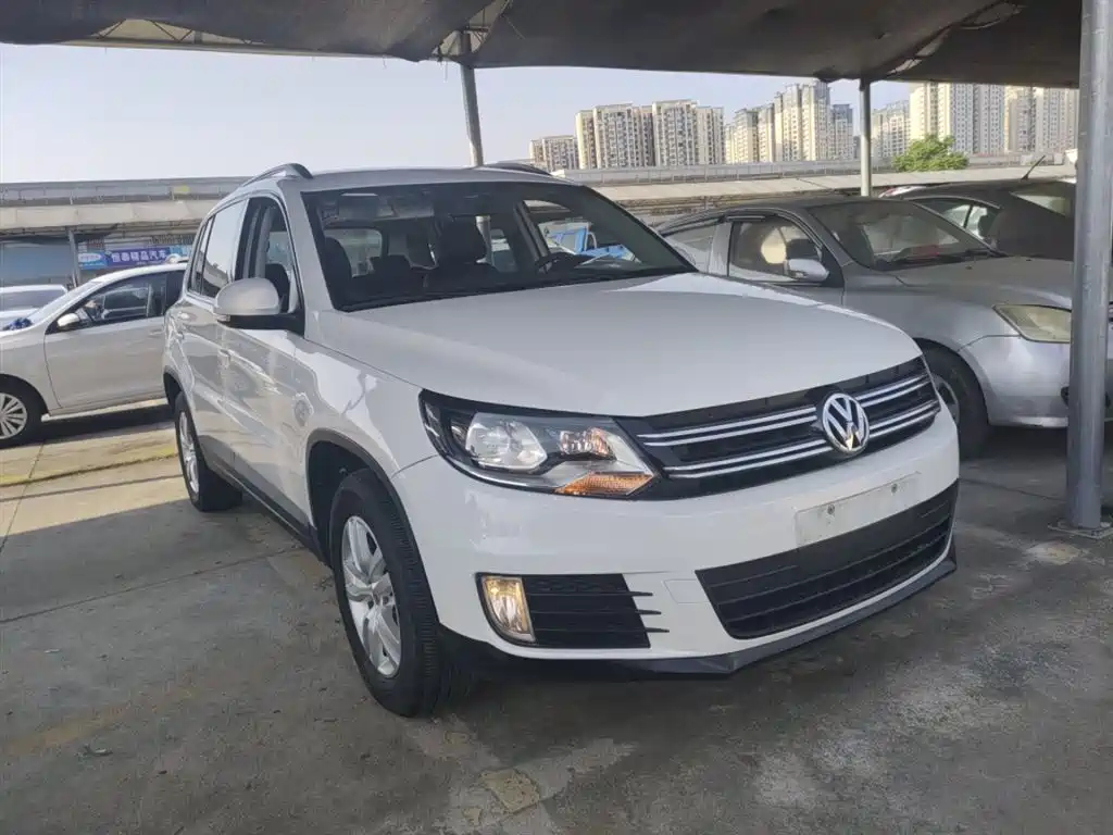Volkswagen Tiguan 2015 1.8TSI Automatic 2WD Trendline фото 4