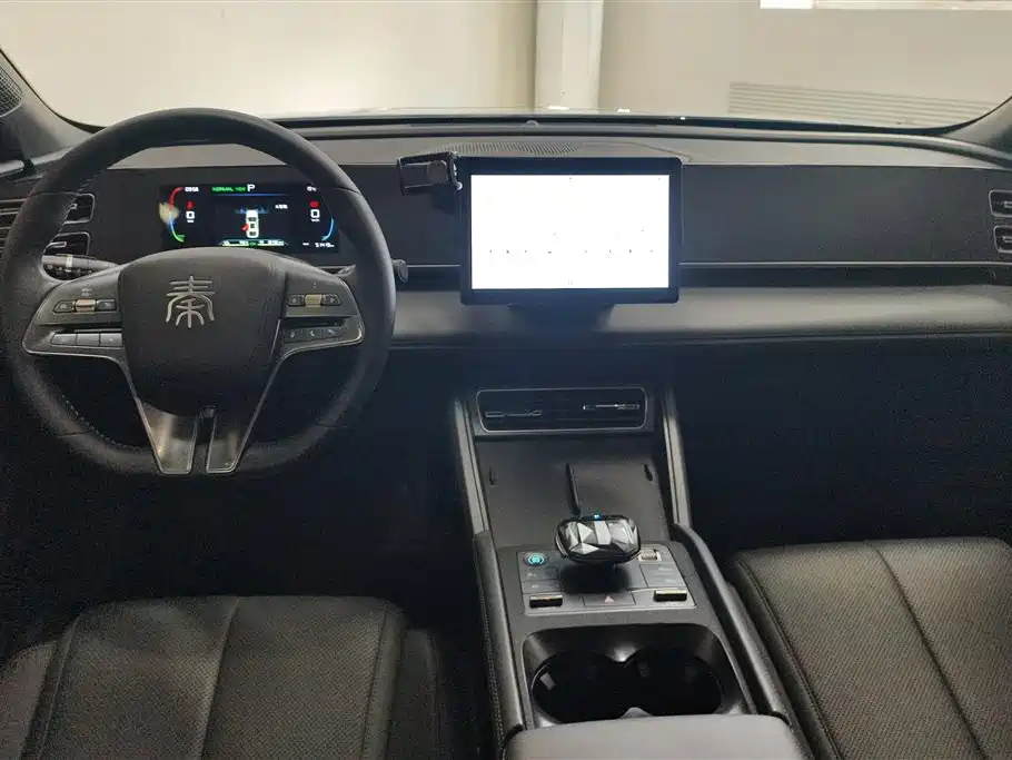 BYD Qin L 2024 DM-i 80KM Leading Edition фото 12