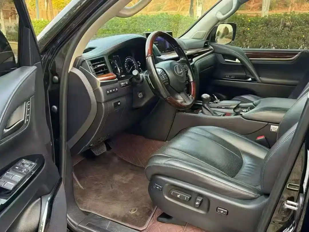 Lexus LX 2017 570 Prestige Luxury фото 8