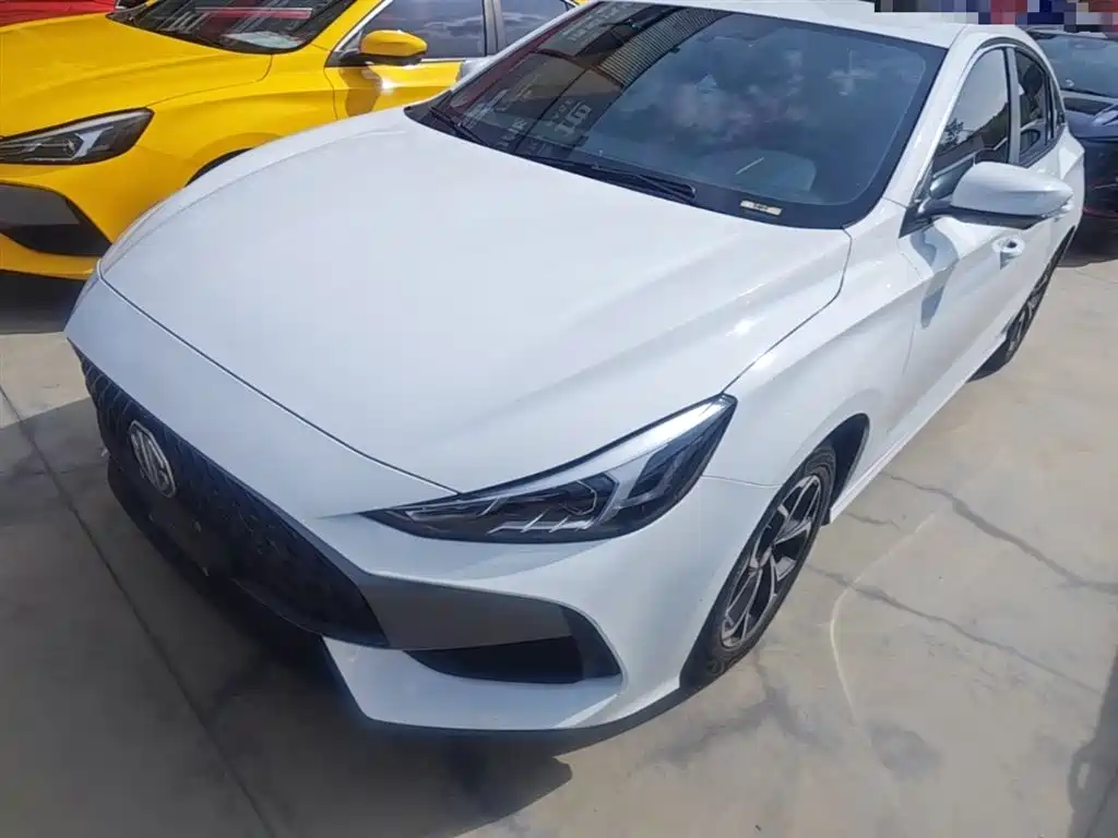 MG 5 2023 180DVVT CVT Luxury Edition