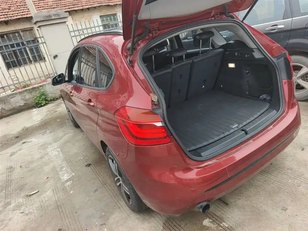 BMW 2 Series Tourer (Import) 2015 218i Sport Design Package фото 5