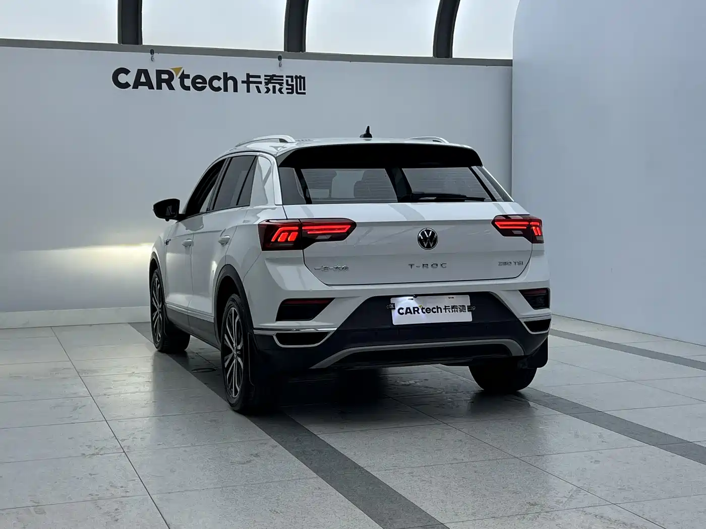 Volkswagen T-ROC 2022 280TSI DSG 2WD Comfort PLUS фото 4
