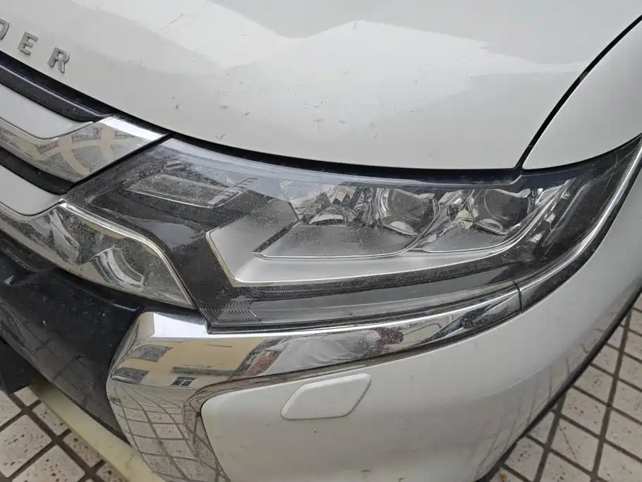 Mitsubishi Outlander 2017 2016 2.4L 4WD Luxury Edition 7-seater