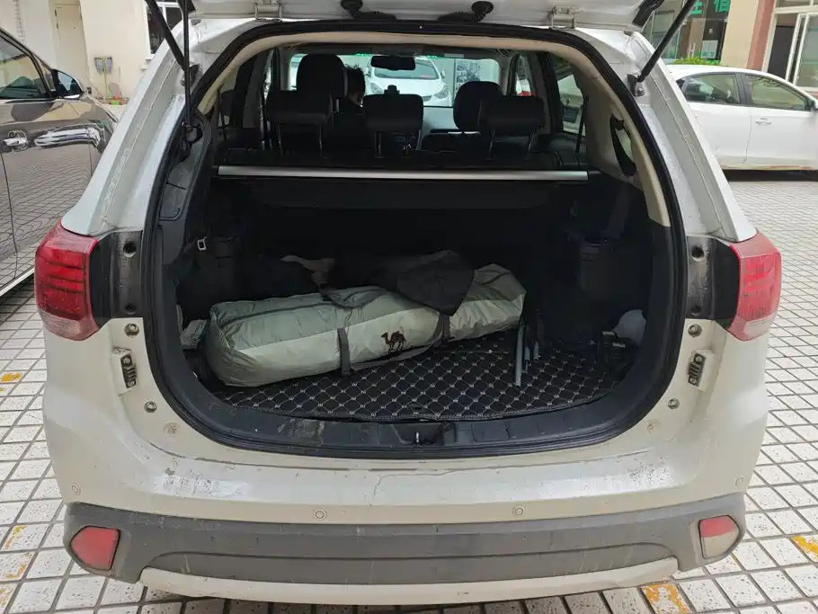 Mitsubishi Outlander 2017 2016 2.4L 4WD Luxury Edition 7-seater