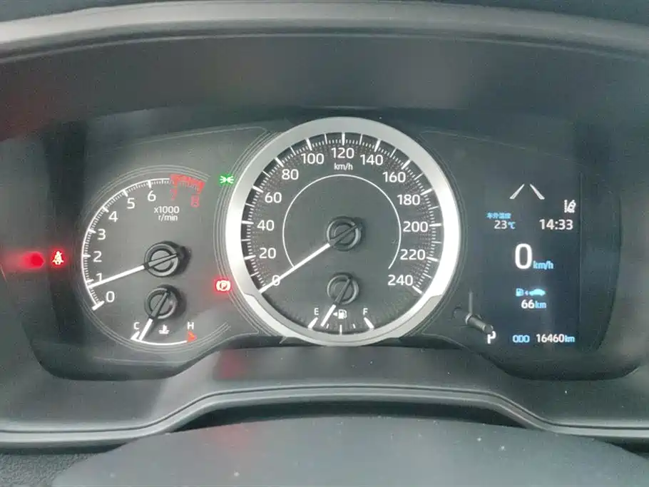 Toyota Frontlander 2022 2.0L CVT Leading Edition фото 14